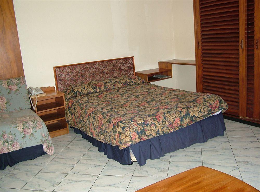 Southern Cross Hotel Suva Buitenkant foto